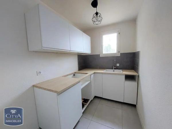 Appartement à louer 2 pièces 46.48m² Clermont-l'Hérault (34800)