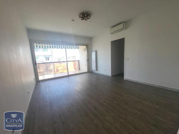 Appartement à louer 3 pièces 63.92m² Saint-Raphaël (83700)