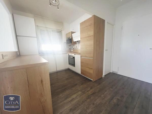 Appartement à louer 3 pièces 63.92m² Saint-Raphaël (83700)