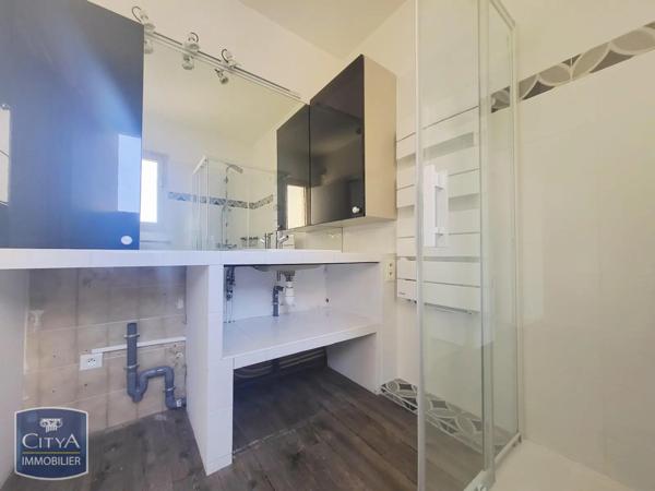 Appartement à louer 3 pièces 63.92m² Saint-Raphaël (83700)