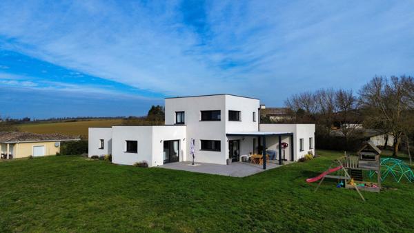 Mauvezin (32120) Maison T6 de 175m2 avec garage et jardin de 3000m2