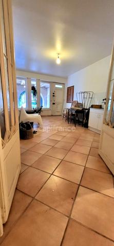 Exceptionnel : immeuble insolite à vendre en plein coeur de Saint-Clar (32)