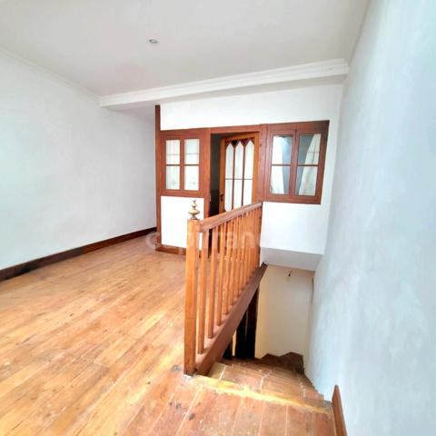 Exceptionnel : immeuble insolite à vendre en plein coeur de Saint-Clar (32)