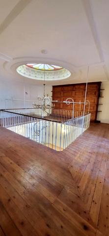 Exceptionnel : immeuble insolite à vendre en plein coeur de Saint-Clar (32)