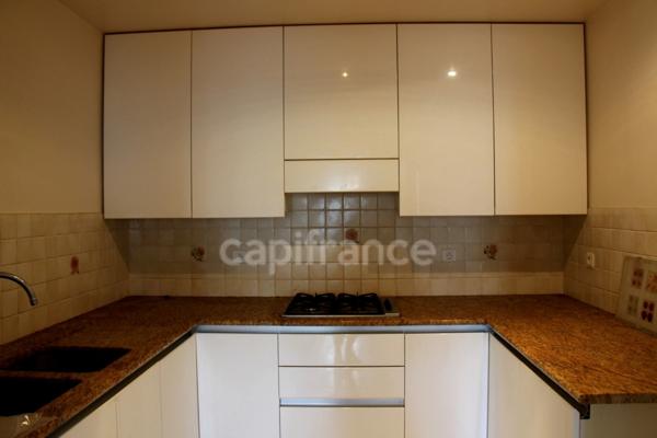 Exceptionnel : immeuble insolite à vendre en plein coeur de Saint-Clar (32)