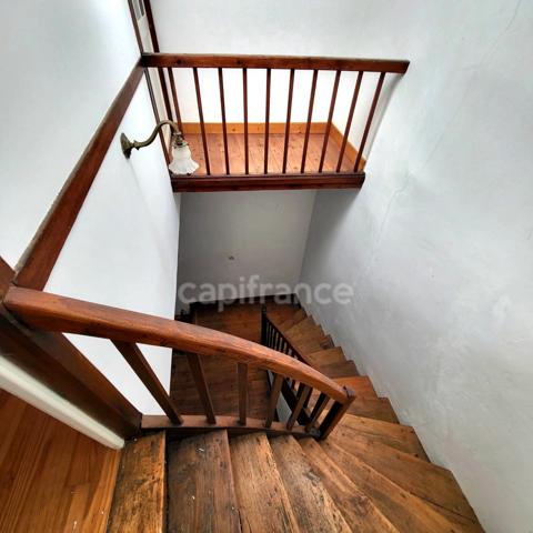 Exceptionnel : immeuble insolite à vendre en plein coeur de Saint-Clar (32)