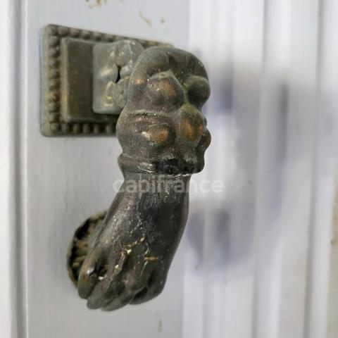 Exceptionnel : immeuble insolite à vendre en plein coeur de Saint-Clar (32)