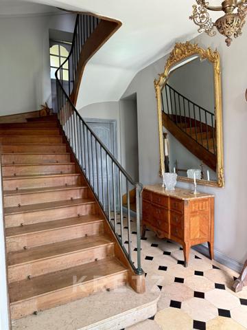 Manoir du XVIe restauré, 12 chambres, dépendances, piscine tennis 2Ha