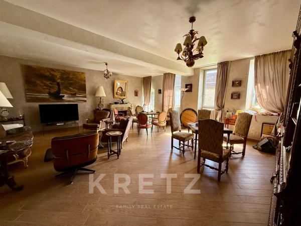 Manoir du XVIe restauré, 12 chambres, dépendances, piscine tennis 2Ha
