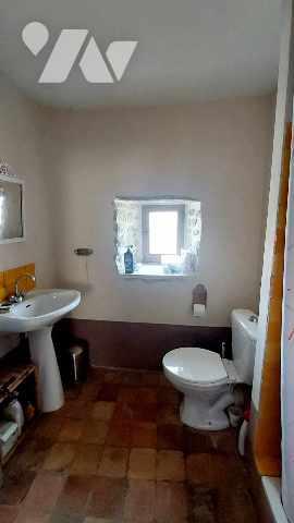 maison de village de caractère t5 de 117 m2  en pierres avec jardin