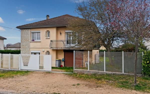 Maison à vendre    4 pièces •  Lavault-Sainte-Anne