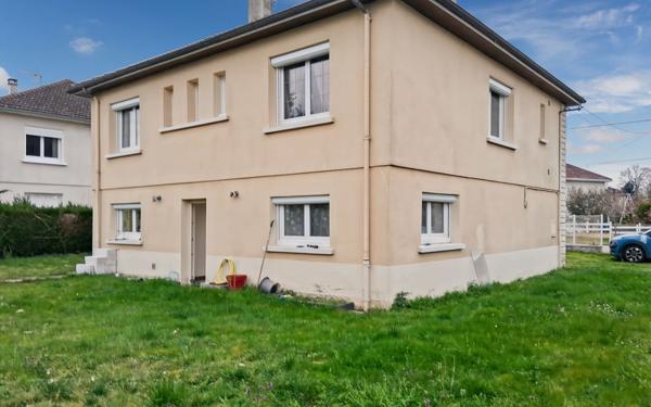 Maison à vendre    4 pièces •  Lavault-Sainte-Anne