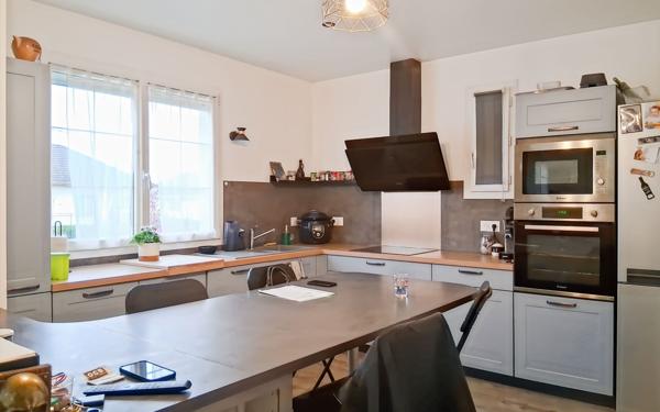 Maison à vendre    4 pièces •  Lavault-Sainte-Anne