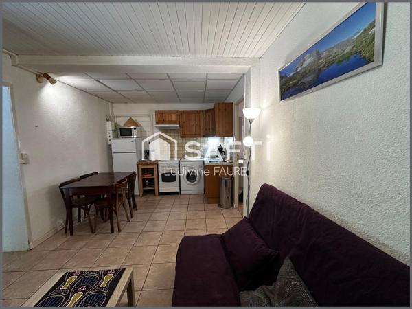 Studio rare à la vente!