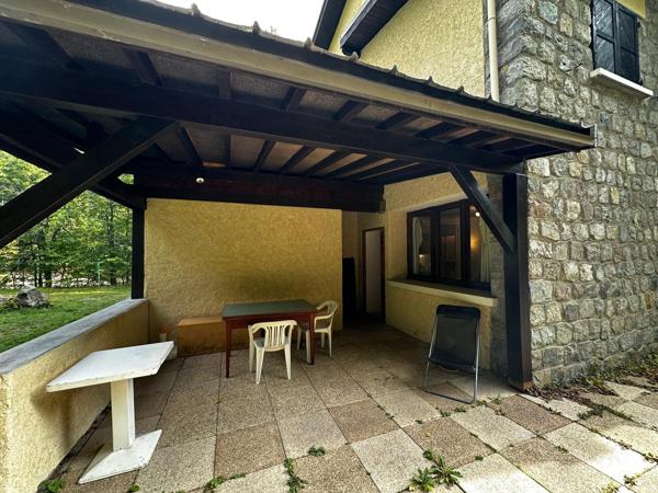 Studio rare à la vente!