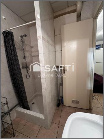 Studio rare à la vente!