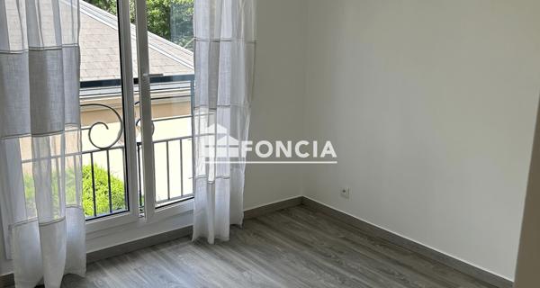 Location Appartement 2 pièces 43.72 m² - Le Plessis-robinson 92350