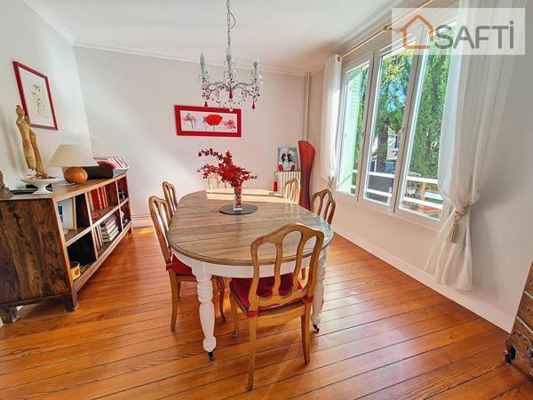 Jolie meuliere renovée, 3 chambres possibilité 4, au calme, à 4 min du RER