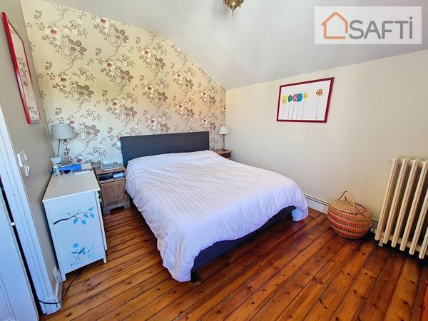 Jolie meuliere renovée, 3 chambres possibilité 4, au calme, à 4 min du RER