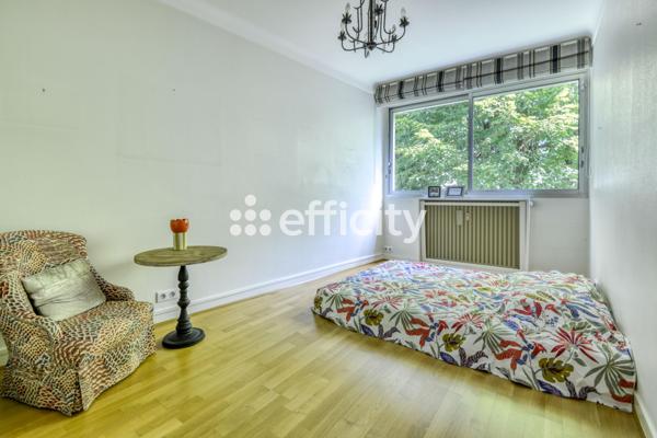 Appartement
         4 pièces
        - 123 m² Bien prestige 485 000 € *