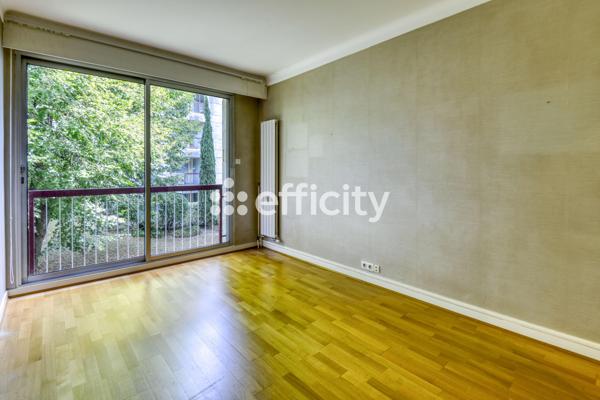 Appartement
         4 pièces
        - 123 m² Bien prestige 485 000 € *