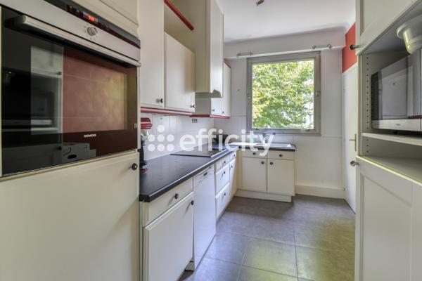 Appartement
         4 pièces
        - 123 m² Bien prestige 485 000 € *