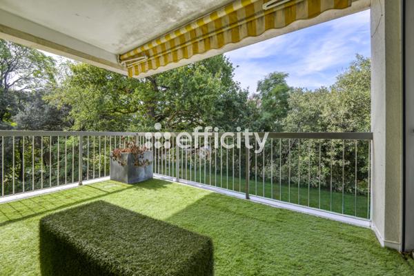 Appartement
         4 pièces
        - 123 m² Bien prestige 485 000 € *