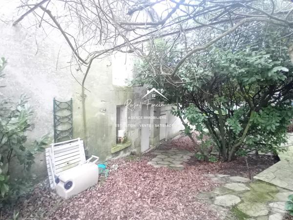 Vue sur le parc, avec des accès