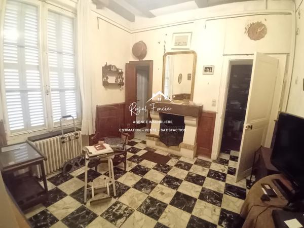 Vue sur le parc, avec des accès