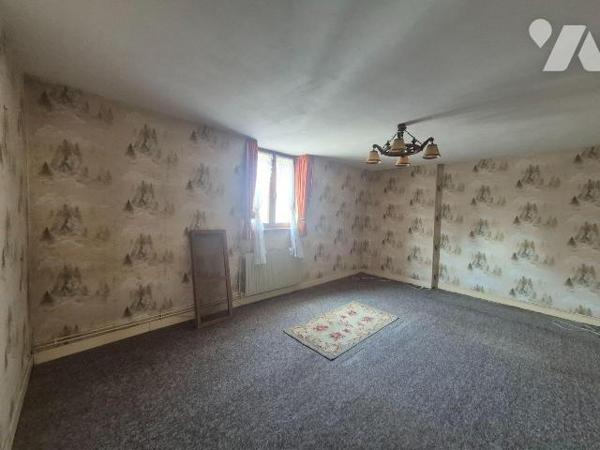 EN EXCLUSIVITE chez votre notaire - Maison 115 m² sh /  DPE D / HYPER CENTRE VILLE HAZEBROUCK (...