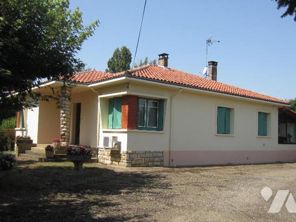 VILLA TYPE 6 avec dépendances, parc arboré et piscine