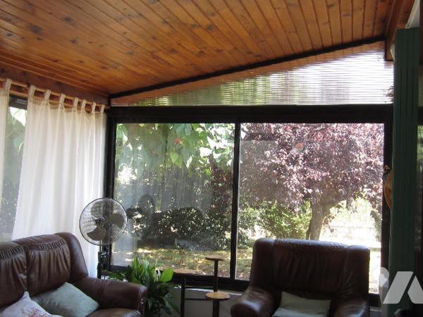 VILLA TYPE 6 avec dépendances, parc arboré et piscine