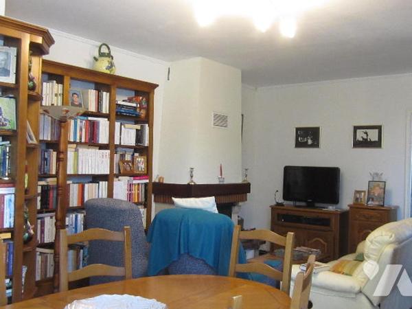 VILLA TYPE 6 avec dépendances, parc arboré et piscine