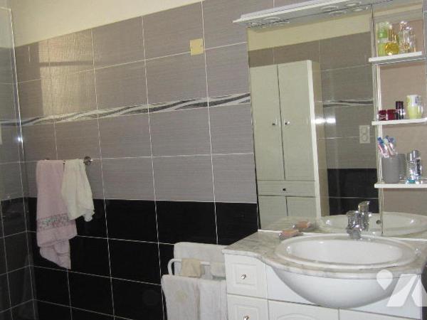 VILLA TYPE 6 avec dépendances, parc arboré et piscine