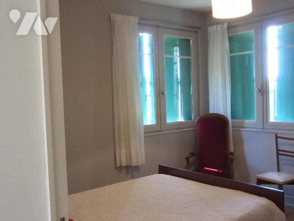 VILLA TYPE 6 avec dépendances, parc arboré et piscine