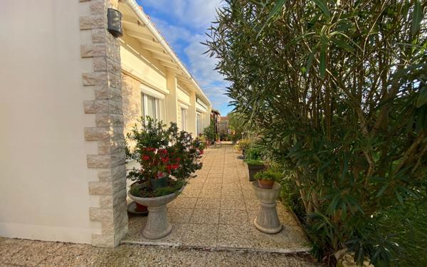 Maison à vendre    4 pièces •  Rochefort