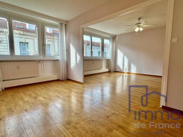 Appartement T3/4  90 m²  Vue dégagée