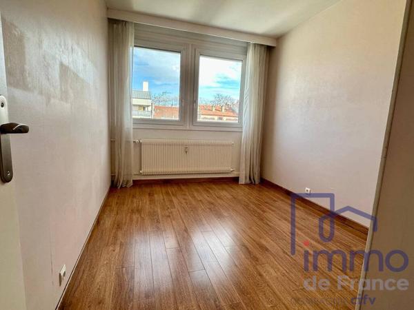 Appartement T3/4  90 m²  Vue dégagée