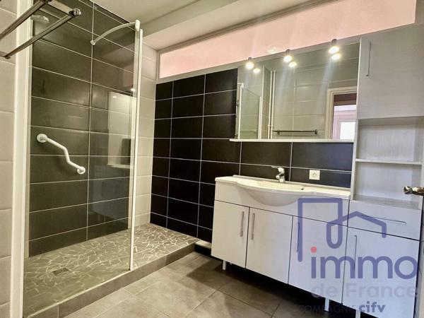 Appartement T3/4  90 m²  Vue dégagée