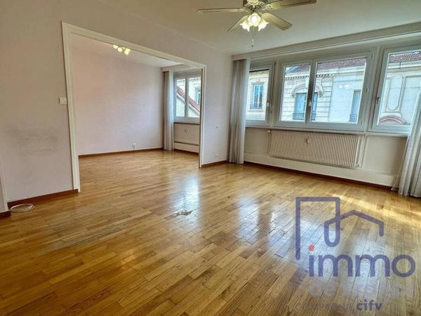 Appartement T3/4  90 m²  Vue dégagée