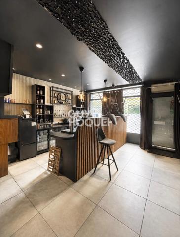 HYPER CENTRE -  LOCAL COMMERCIAL D'ENVIRON 101.85 M²