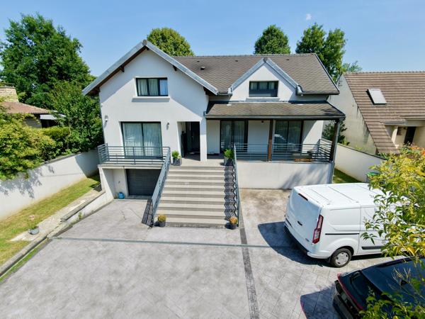 Maison familiale avec beau terrain