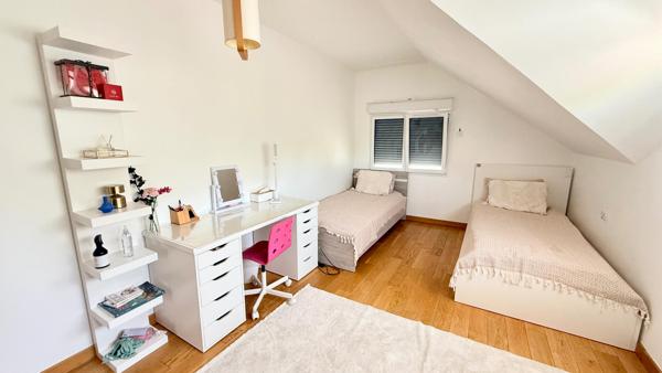 Maison familiale avec beau terrain