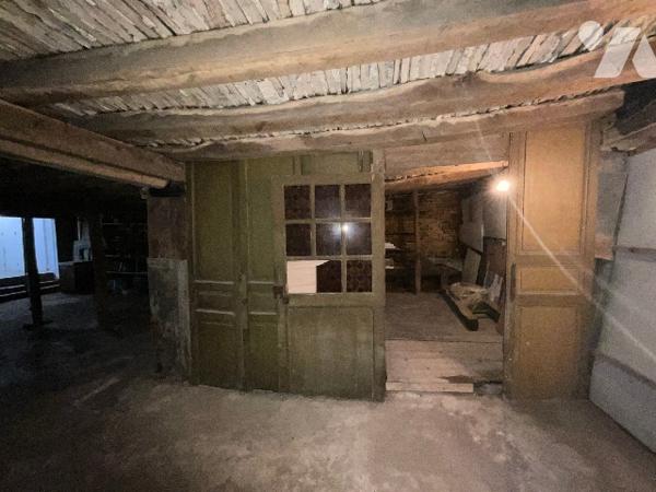 CHÂTEAU-RENAULT (37110) – Maison avec grange et cour, centre-ville