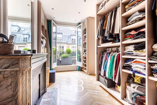 Paris 8ème, Appartement 4 Chambres -  206 m² à vendre