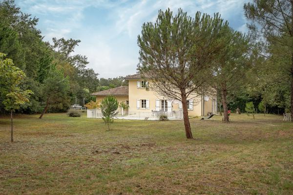 MIOS: Maison sur terrain de 16 000m²