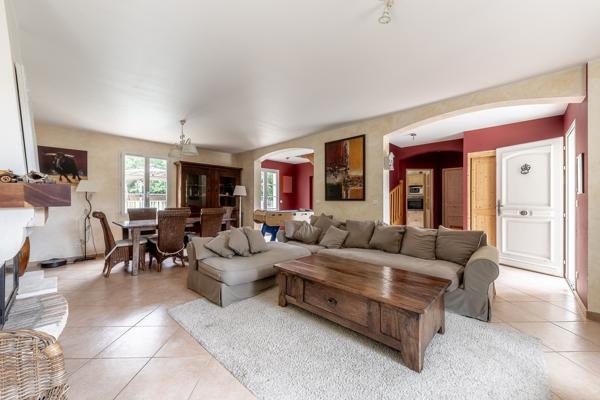 MIOS: Maison sur terrain de 16 000m²