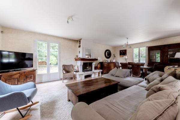 MIOS: Maison sur terrain de 16 000m²