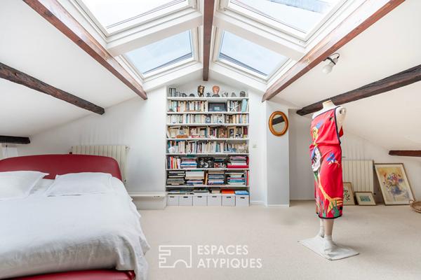 Duplex traversant au dernier étage avec appartement communiquant