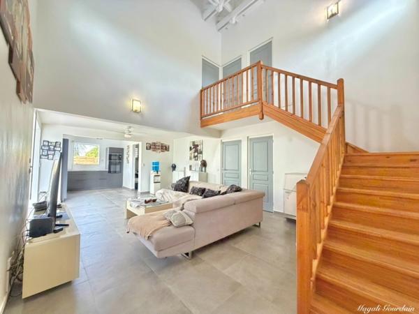 A VENDRE – SAINT-FRANÇOIS – VILLA CONTEMPORAINE 2024 AVEC PISCINE & T2 INDÉPENDANT